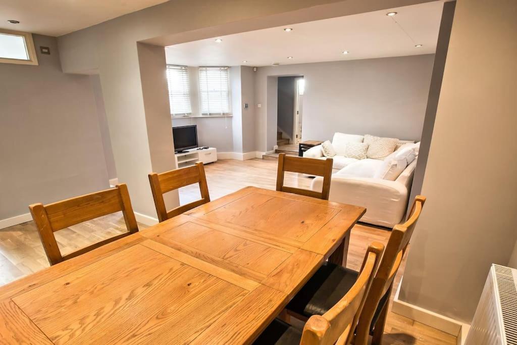 Charming Apartment In Deal Near The Beach & Town Exterior foto
