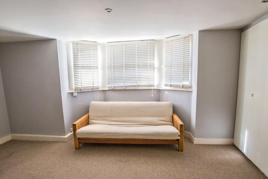 Charming Apartment In Deal Near The Beach & Town Exterior foto